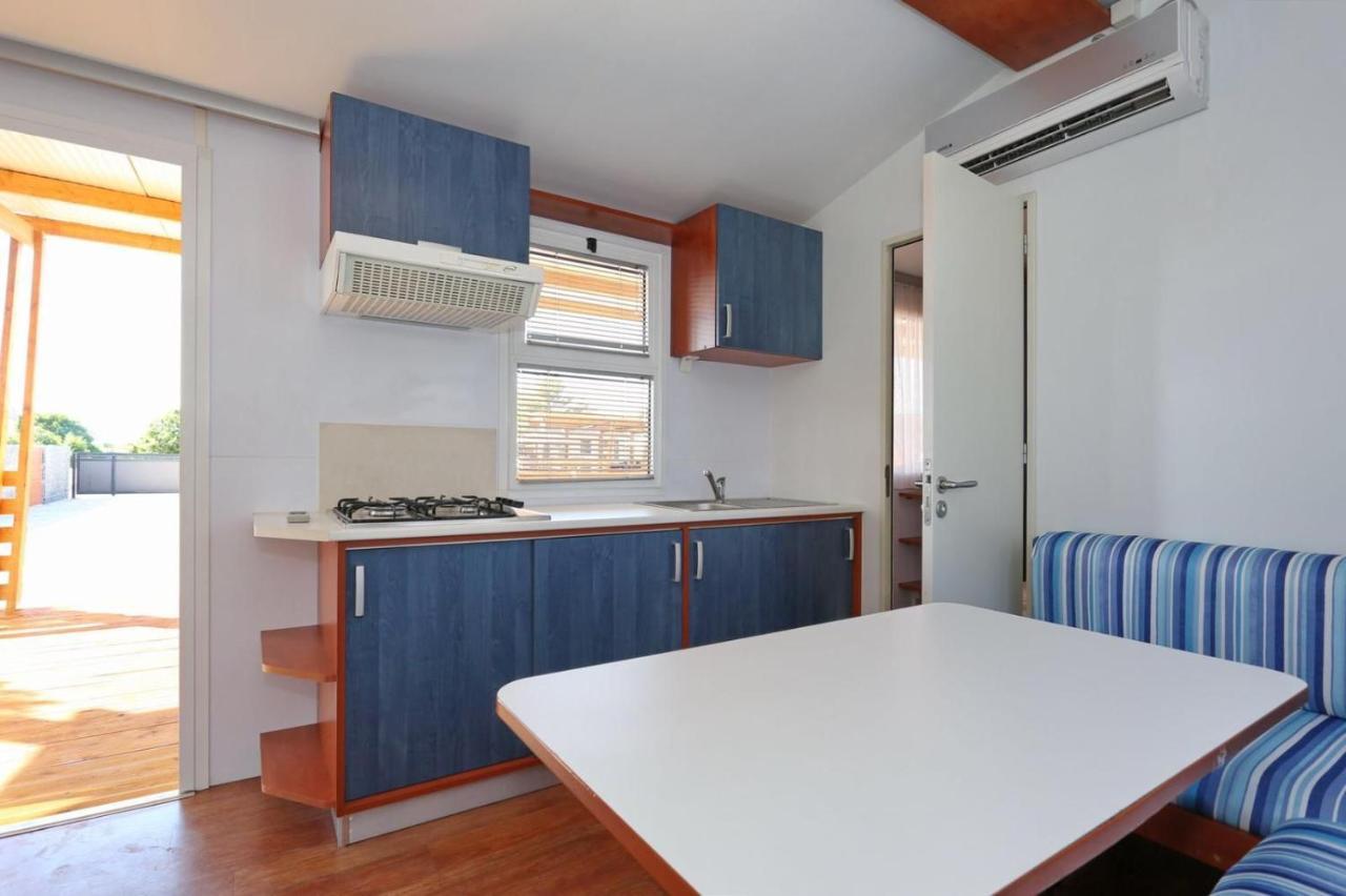 Poolside Mobile Home Turanj Exterior photo