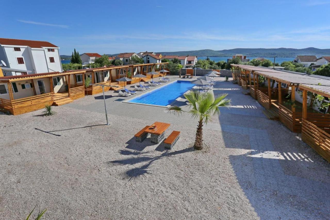 Poolside Mobile Home Turanj Exterior photo